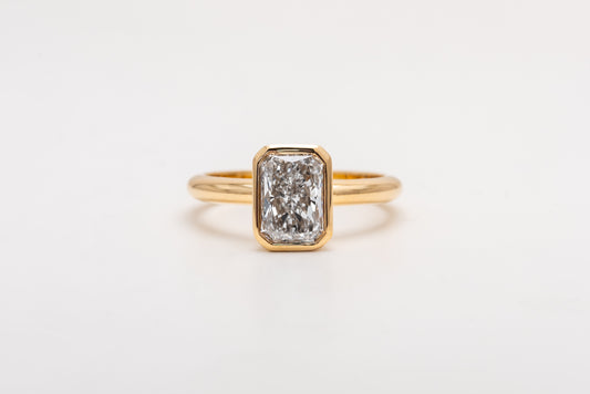 Lab Grown 2ct Radiant Cut Engagement Ring